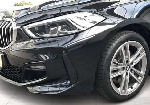 BMW 118, 2021