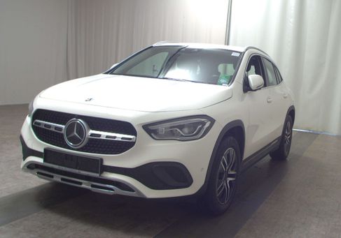 Mercedes-Benz GLA 220, 2020