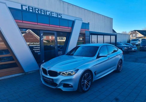 BMW 330, 2018