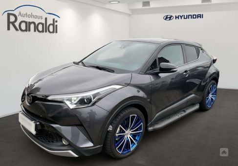 Toyota C-HR, 2016