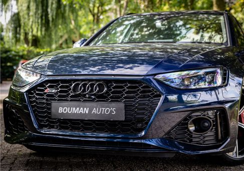 Audi RS4, 2022
