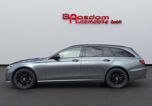 Mercedes-Benz E 200, 2022 3