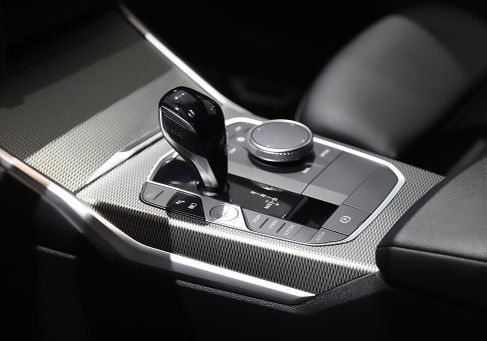 BMW 330, 2022
