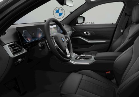 BMW 318, 2023
