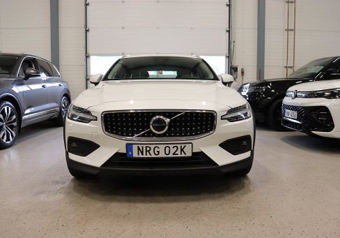 Volvo V60 Cross Country, 2023