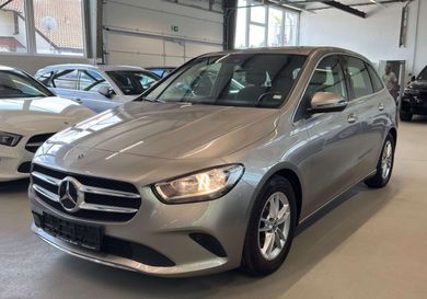 Mercedes-Benz B 180, 2020