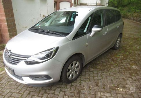 Opel Zafira, 2019