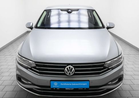 Volkswagen Passat, 2019