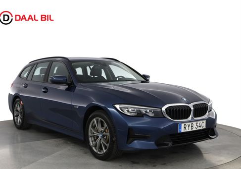 BMW 330, 2022