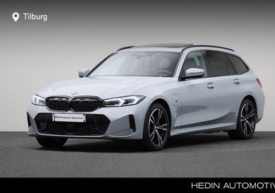 BMW 330, 2023
