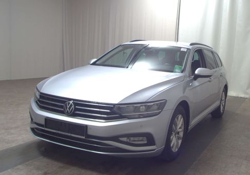 Volkswagen Passat, 2022