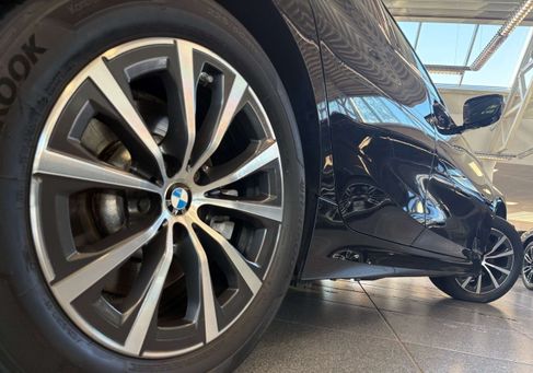 BMW 330, 2020 3
