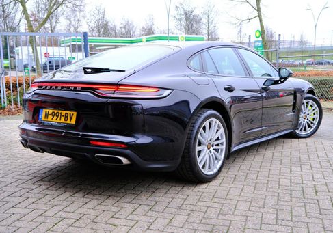 Porsche Panamera, 2021