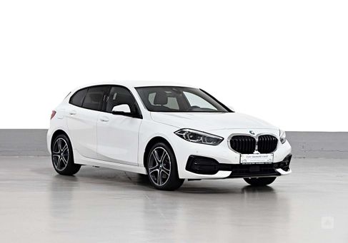 BMW 118, 2021