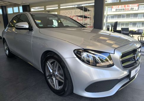 Mercedes-Benz E 200, 2019 3