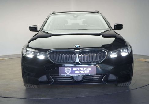 BMW 330, 2022 2
