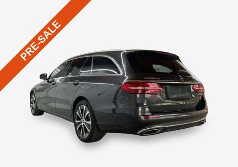 Mercedes-Benz E 300, 2022 3