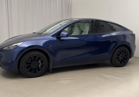 Tesla Model Y, 2024
