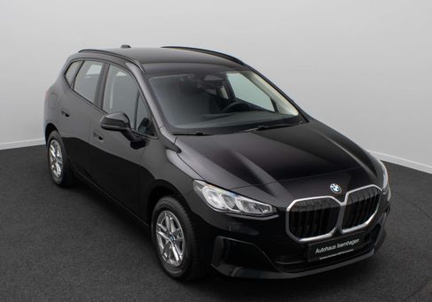 BMW 216, 2025