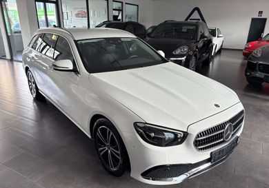 Mercedes-Benz E 200, 2022