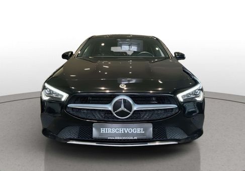 Mercedes-Benz CLA 200, 2022