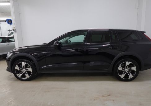 Volvo V60 Cross Country, 2022