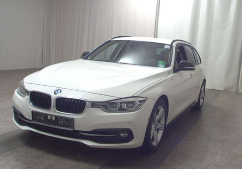 BMW 330, 2018