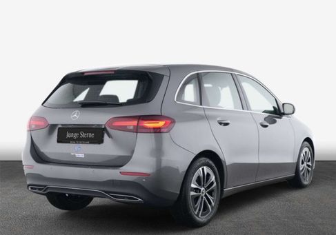 Mercedes-Benz B 180, 2025