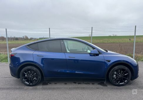 Tesla Model Y, 2023