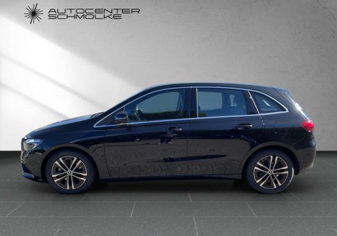 Mercedes-Benz B 180, 2024