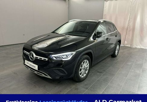 Mercedes-Benz GLA 200, 2021
