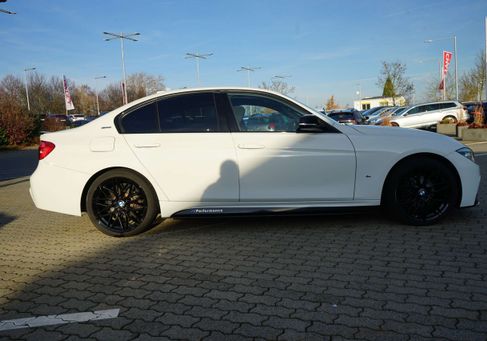 BMW 330, 2018
