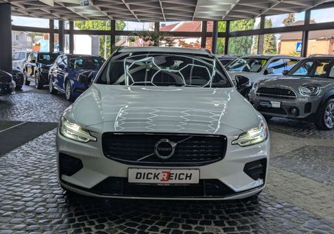 Volvo V60, 2022
