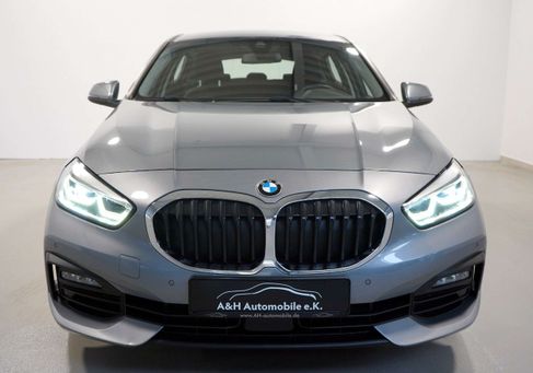 BMW 118, 2022