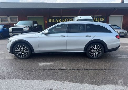 Mercedes-Benz E 400, 2020