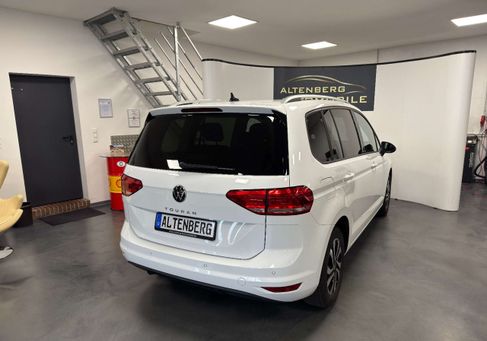Volkswagen Touran, 2022 3