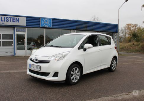 Toyota Verso-S, 2013