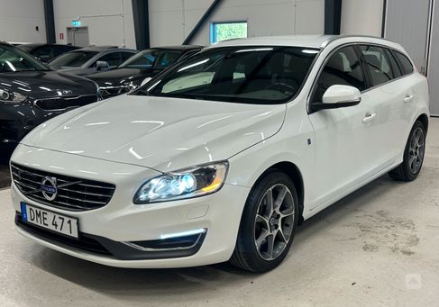 Volvo V60, 2015