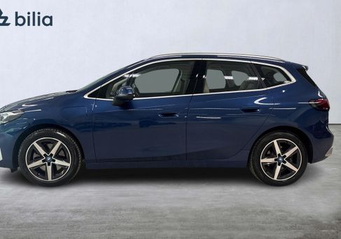 BMW 230, 2024