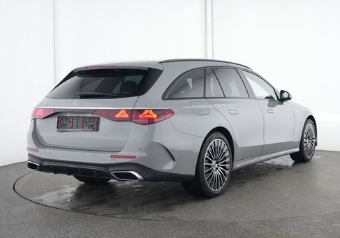 Mercedes-Benz E 300, 2025