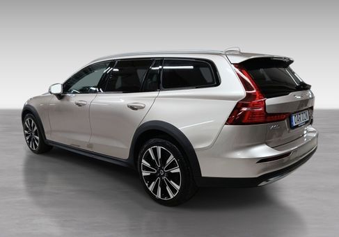 Volvo V60 Cross Country, 2024
