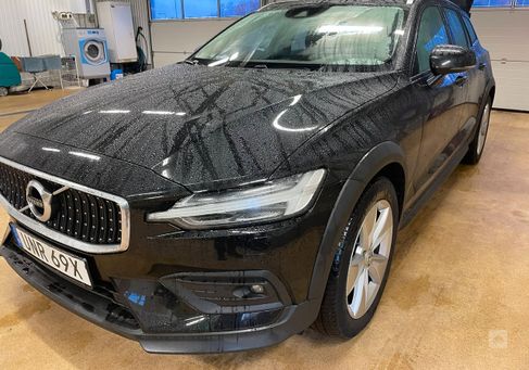 Volvo V60 Cross Country, 2021