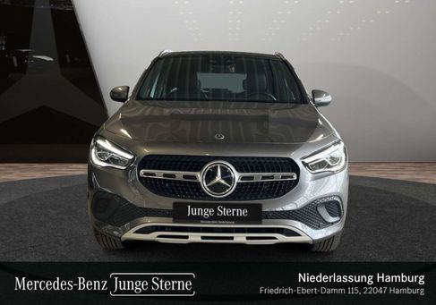 Mercedes-Benz GLA 180, 2021