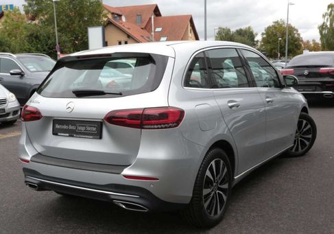 Mercedes-Benz B 250, 2022