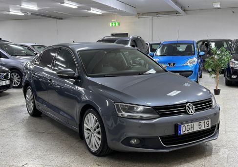 Volkswagen Jetta, 2012