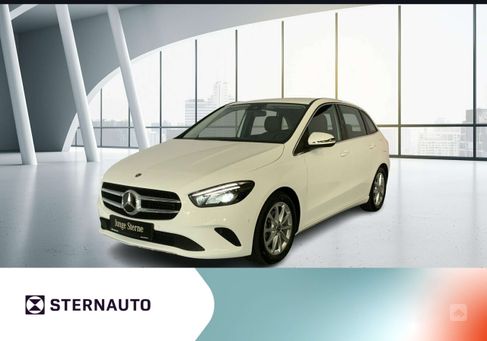 Mercedes-Benz B 180, 2022