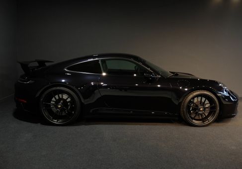 Porsche, 2024