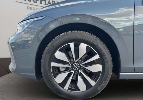 Volkswagen Golf, 2024 3