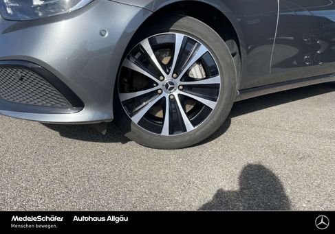 Mercedes-Benz E 300, 2022