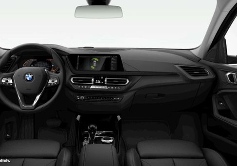 BMW 118, 2022